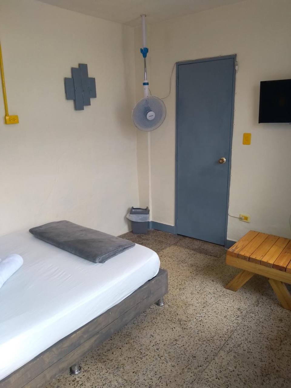 Panela Medellin Vandrehjem Værelse billede